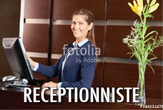 Uniformes de travail en hotellerie pour receptionniste